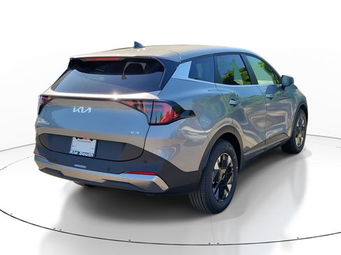 New 2026 Kia Sportage LX FWD image 6