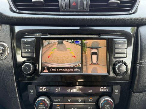 Used 2018 Nissan Rogue SL w/ Premium Package AWD/4WD image 37