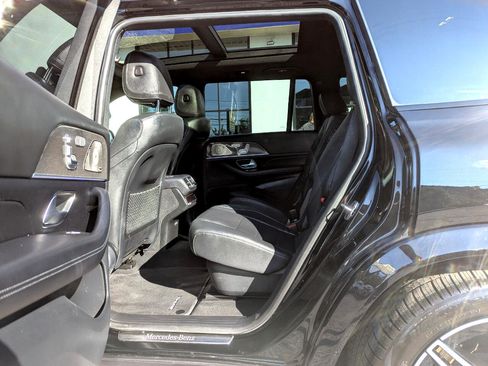 Used 2023 Mercedes-Benz GLS 450 4MATIC image 41