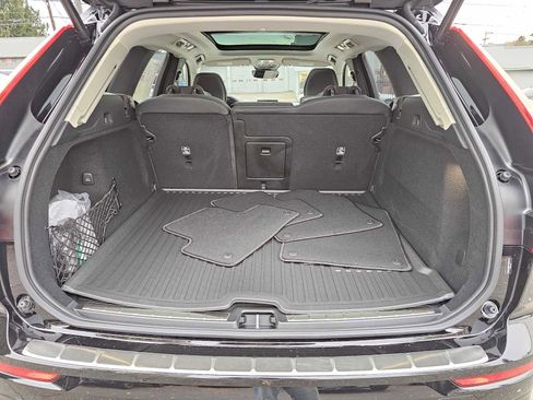 New 2026 Volvo XC60 B5 Ultra w/ Protection Package Premier image 18