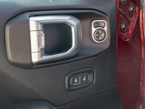 Used 2021 Jeep Wrangler Unlimited Sahara AWD/4WD image 17