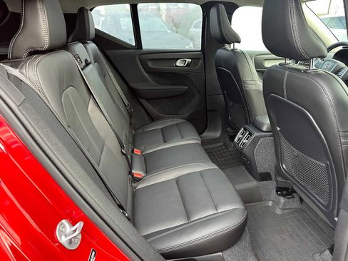 Certified 2024 Volvo XC40 B5 Plus w/ Protection Package Premier image 12