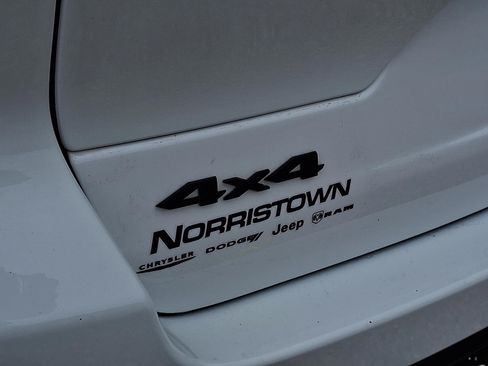 Certified 2023 Jeep Grand Cherokee Altitude AWD/4WD image 30