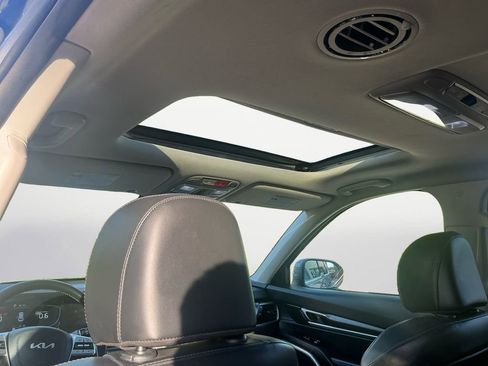 Used 2025 Kia Telluride S FWD image 9