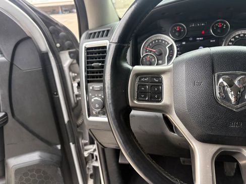 Used 2017 RAM 1500 Laramie RWD image 16
