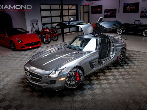 Used 2015 Mercedes-Benz SLS AMG GT Final Edition image 10