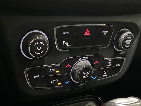 Used 2018 Jeep Compass Limited w/ Navigation Group image 9