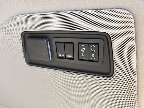 Used 2023 Cadillac Escalade ESV Sport Platinum w/ LPO, Floor Liner Package AWD/4WD image 34