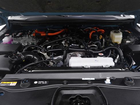 Used 2025 Toyota Land Cruiser w/ Premium Package image 30