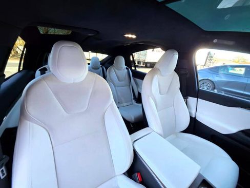 Used 2023 Tesla Model X image 54