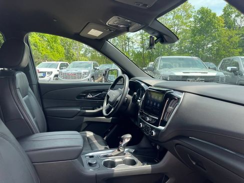 Used 2022 Chevrolet Traverse RS w/ LPO, Floor Liner Package AWD/4WD image 39