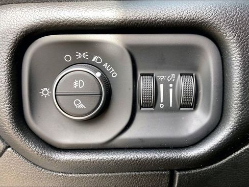 Used 2025 RAM 1500 Laramie w/ Sport Appearance Package AWD/4WD image 25