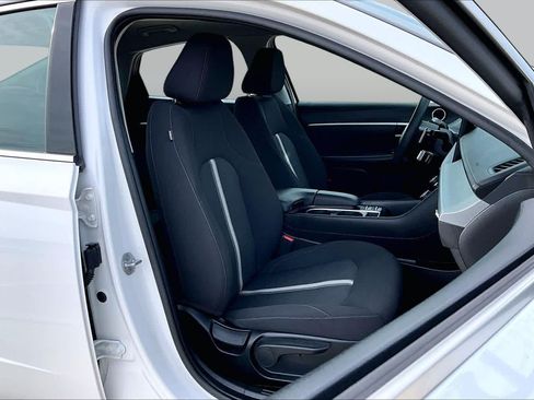 Certified 2025 Hyundai Sonata SEL FWD image 9