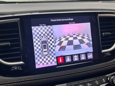 Certified 2022 Chrysler Pacifica Pinnacle AWD/4WD image 23
