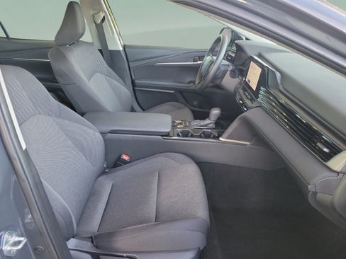Used 2025 Toyota Camry LE FWD image 30