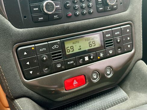 Used 2015 Maserati GranTurismo MC image 15