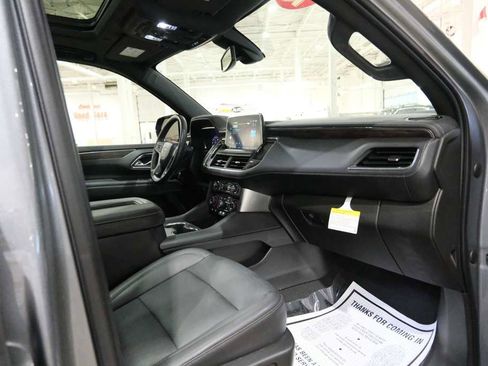 Used 2022 Chevrolet Suburban LT w/ Luxury Package image 34