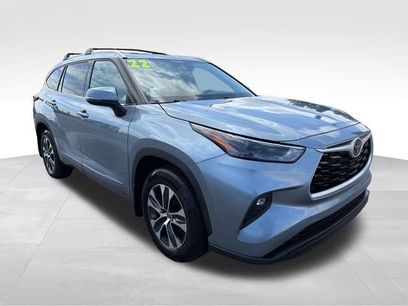 Used 2022 Toyota Highlander XLE