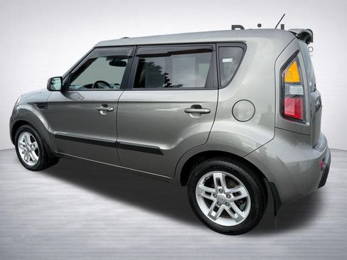 Used 2011 Kia Soul + w/ Audio Pkg FWD image 5