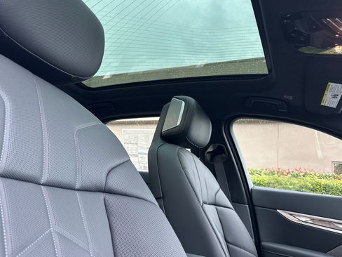 New 2026 BMW i7 xDrive60 image 13