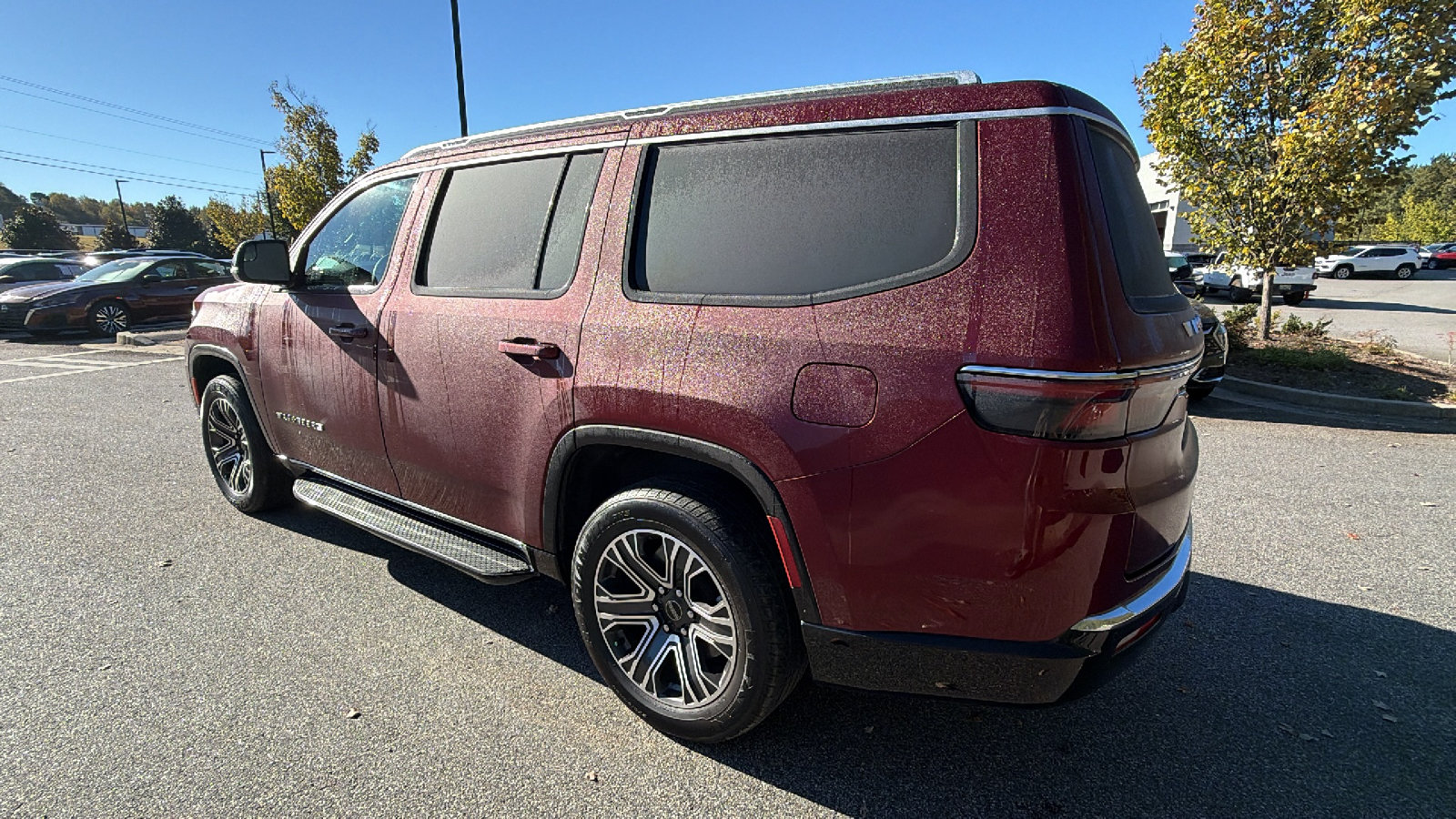 Used 2025 Jeep Wagoneer 4WD w/ Premium Group I image 10
