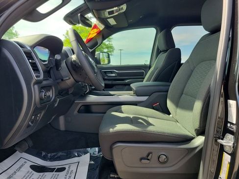 Used 2026 RAM 1500 4x4 Crew Cab image 15
