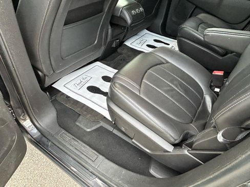 Used 2016 Buick Enclave Leather FWD image 9