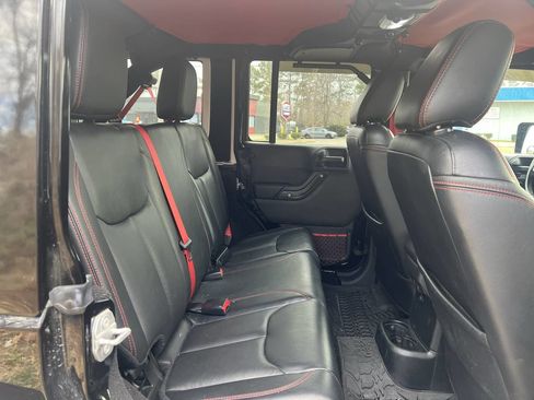 Used 2017 Jeep Wrangler Unlimited Rubicon image 11