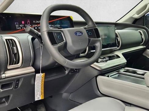 New 2026 Ford Expedition Active image 3