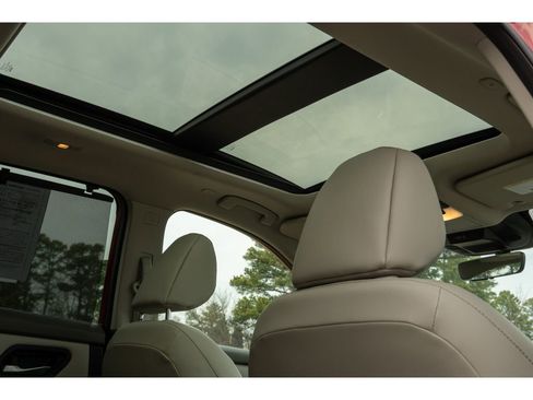 Used 2022 Nissan Rogue SL w/ SL Premium Package image 18