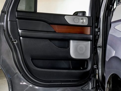 Used 2021 Lincoln Navigator L Reserve w/ Luxury Package AWD/4WD image 36