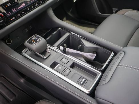New 2026 Nissan Pathfinder SL w/ SL Premium Package FWD image 14