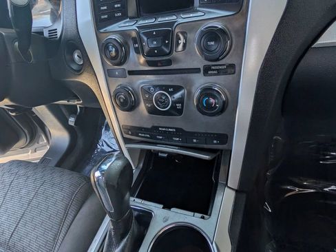 Used 2013 Ford Explorer XLT w/ Class III Trailer Tow Pkg image 12