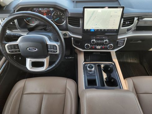 Used 2024 Ford Expedition Max XLT image 25