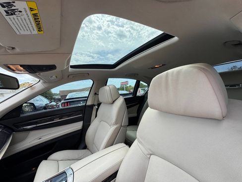 Used 2011 BMW 740i RWD image 21