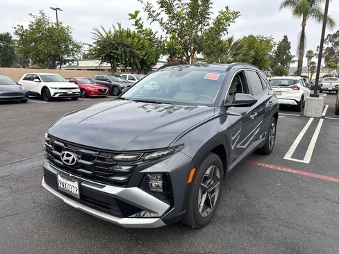 Certified 2025 Hyundai Tucson SEL FWD image 1
