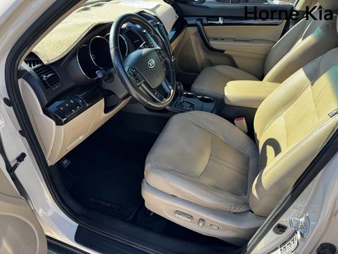 Used 2011 Kia Sorento EX w/ Premium Pkg image 9