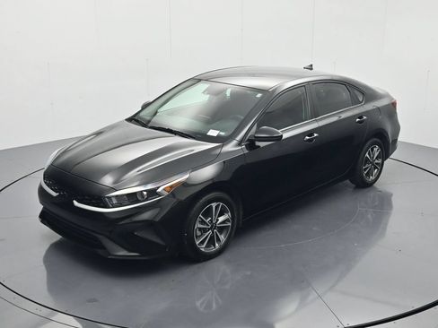 Used 2024 Kia Forte LXS FWD image 28