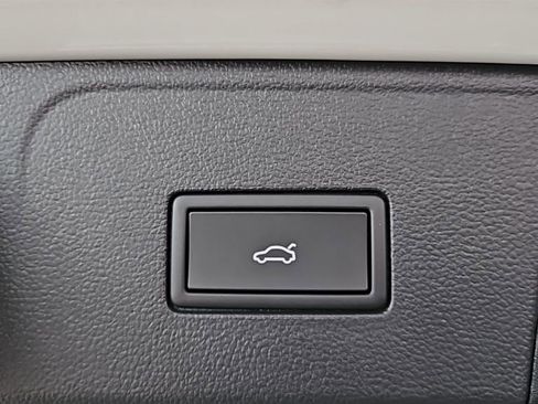 New 2026 Volkswagen Atlas SE FWD image 22