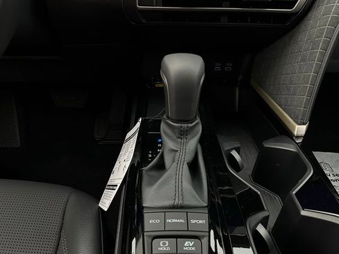 Used 2026 Toyota Camry XLE image 22