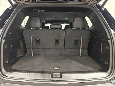Used 2025 GMC Acadia Elevation w/ Elevation Premium Package FWD image 31