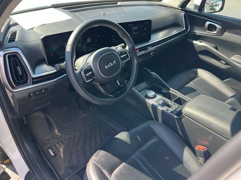 Certified 2025 Kia Sorento EX w/ EX Panoramic Sunroof Package AWD/4WD image 15