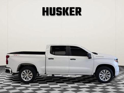 Used 2023 Chevrolet Silverado 1500 Custom AWD/4WD image 2
