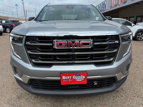 Used 2024 GMC Acadia Elevation w/ Luxury Package FWD image 2