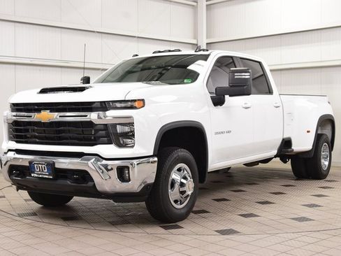 Used 2025 Chevrolet Silverado 3500 LT w/ All Star Edition image 3
