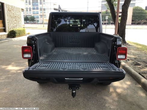 Used 2022 Jeep Gladiator Sport AWD/4WD image 10