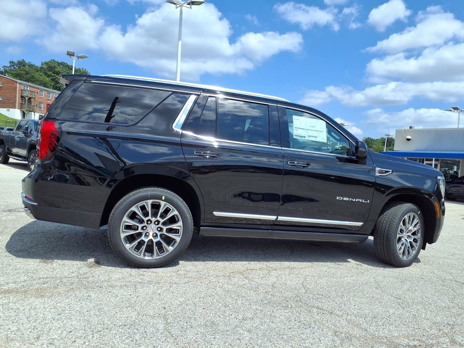 New 2026 GMC Yukon Denali w/ Denali Reserve Package AWD/4WD image 22