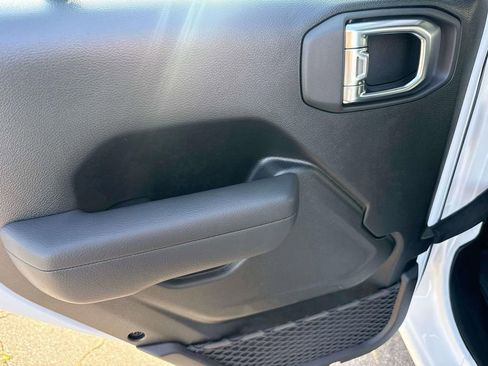 New 2026 Jeep Gladiator Sport image 9