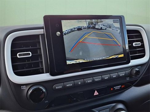 New 2025 Hyundai Venue Limited image 17