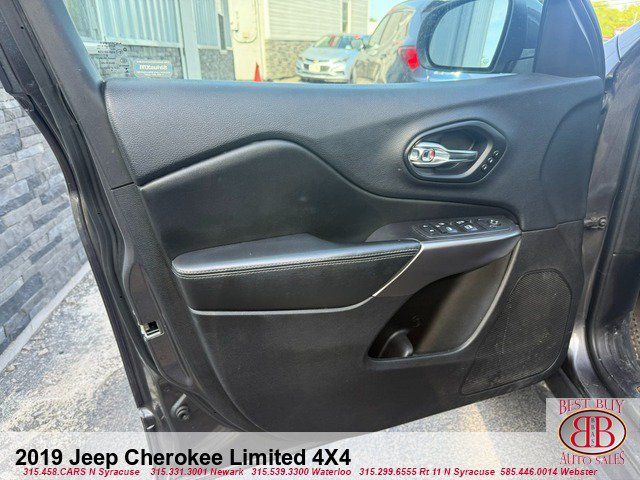 Used 2019 Jeep Cherokee Limited AWD/4WD image 9